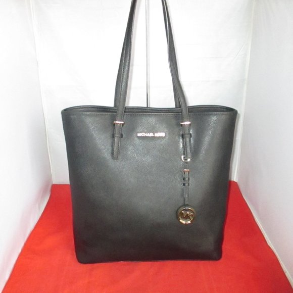 Michael Kors Jet Set N / S Saffiano Multi-function Tote Bag...